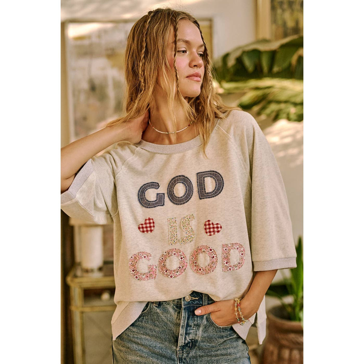 GOD IS GOOD PATCHWORK SHORT SLEEVE SWEATSHIRT TOP)